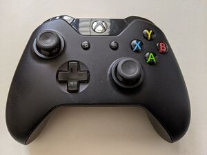 Xbox One Wireless Controller (Model 1697) (50634403513).jpg