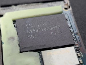 Seagate Expansion Card teardown4 SK Hynix’s new 4D NAND.webp