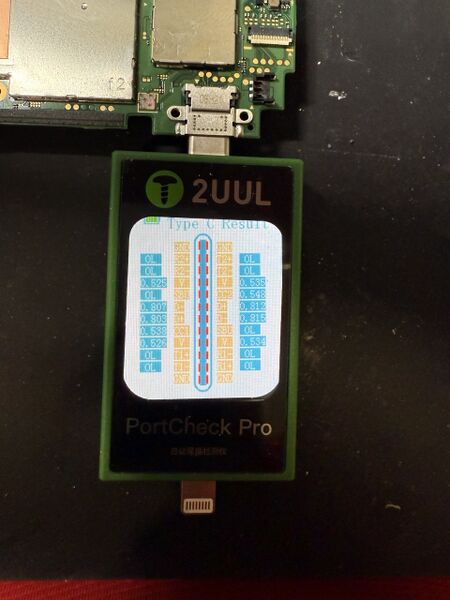 File:Nintendo Switch Lite Diode Readings 2UUL Tail Plug.jpg