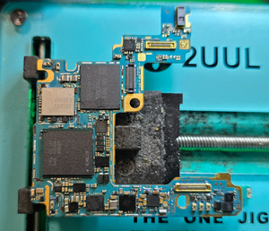 Samsung S21 Ultra - PCB Board.png